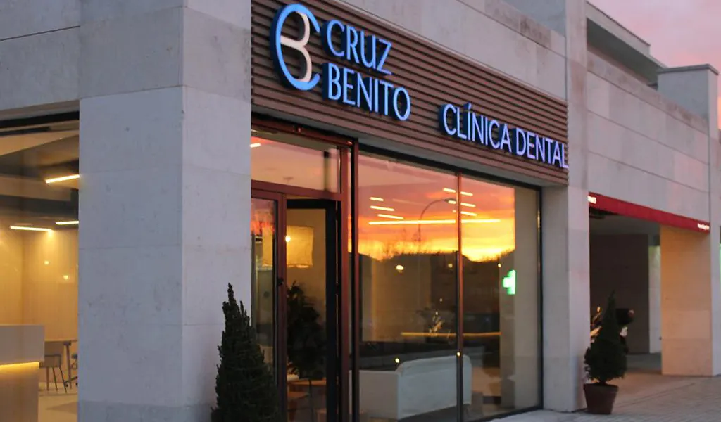 clinica fachada Cruz Benito Dentistas en Pozuelo